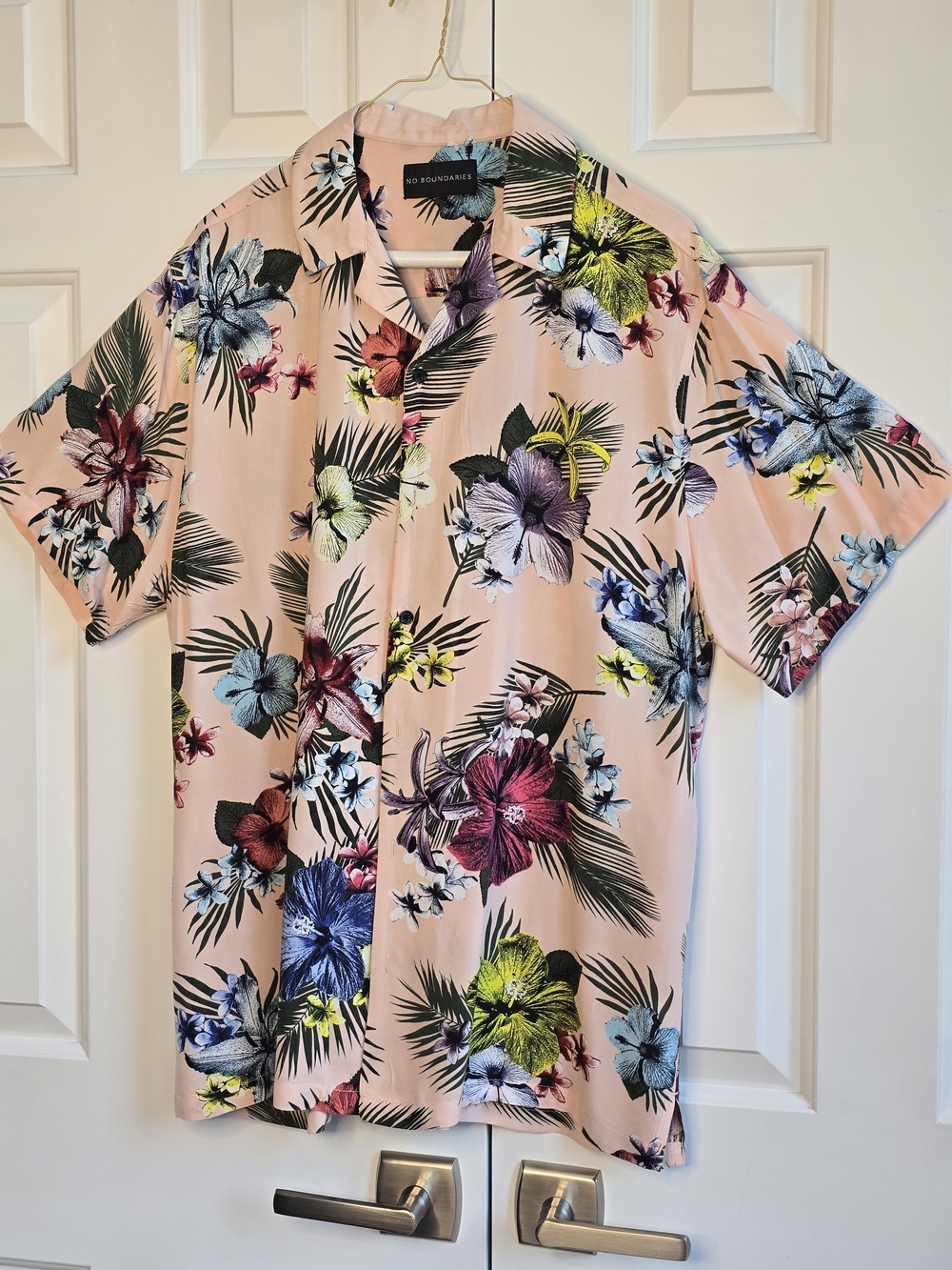 No Boundaries Men’s Pink Tropical Floral Button-Up Shirt